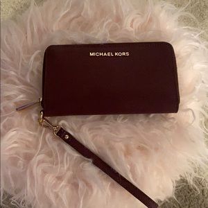 Micheal kors wallet NWT